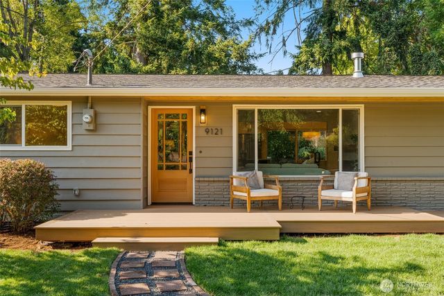 9121 228th Street SW, Edmonds, WA 98026