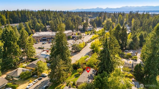 9121 228th Street SW, Edmonds, WA 98026