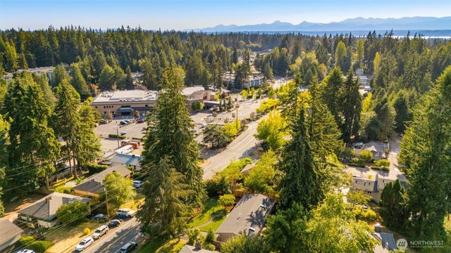 9121 228th Street SW, Edmonds, WA 98026