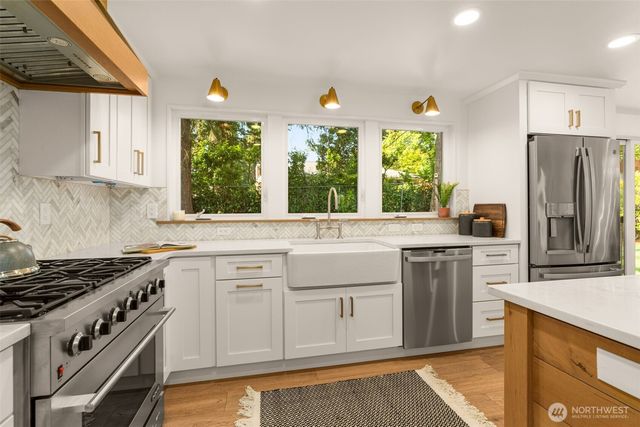 9121 228th Street SW, Edmonds, WA 98026