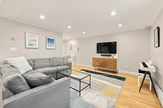 16 Addington 21, Brookline, MA 02445