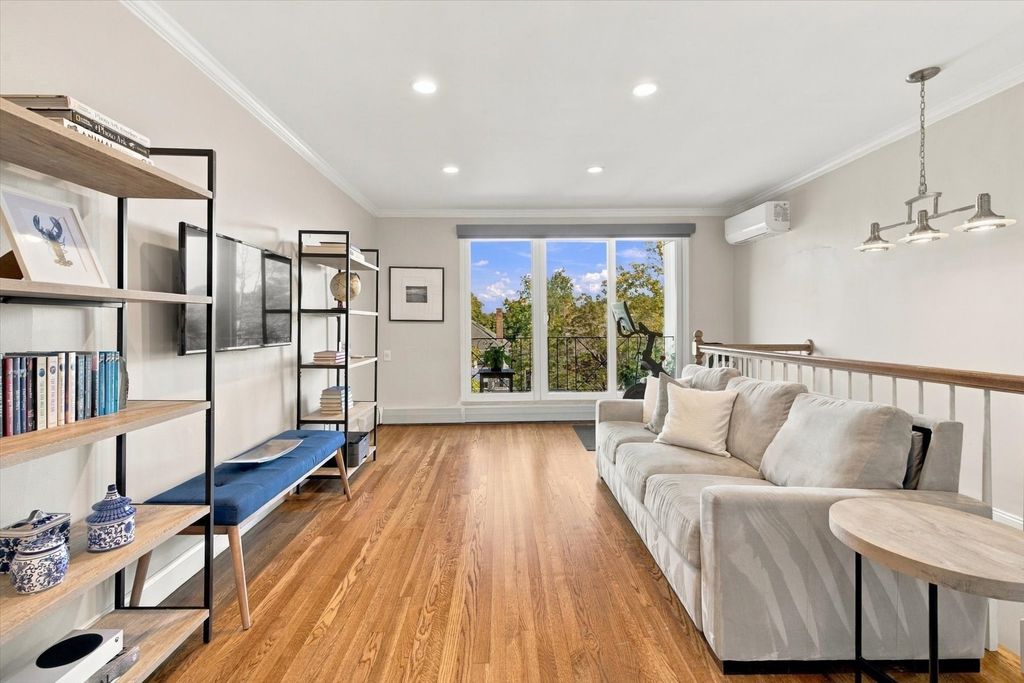 16 Addington 21, Brookline, MA 02445