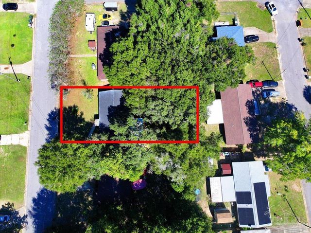 7065 Ben Sasser Dr, Pensacola, FL 32526