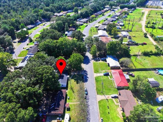 7065 Ben Sasser Dr, Pensacola, FL 32526