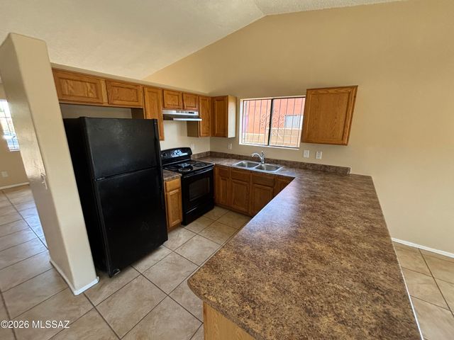 1725 W Sauvignon Drive, Tucson, AZ 85746
