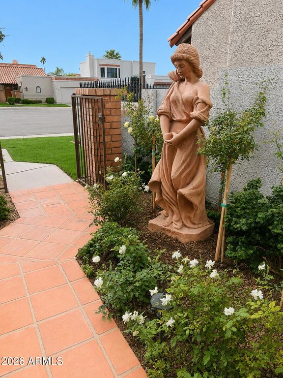 Image 2 of property listing at 8098 E DEL TRIGO --, Scottsdale, AZ 85258