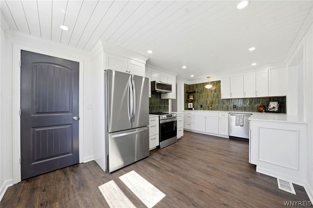 63 Lucerne Court, Cheektowaga, NY 14227