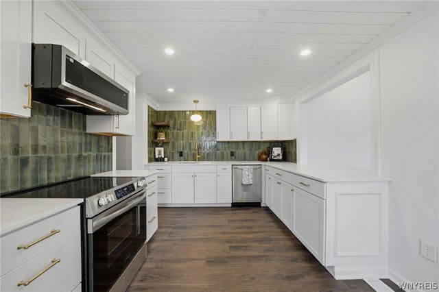 63 Lucerne Court, Cheektowaga, NY 14227