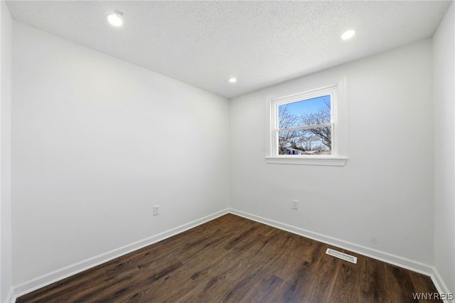 63 Lucerne Court, Cheektowaga, NY 14227