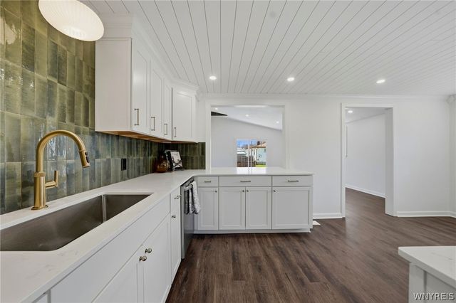 63 Lucerne Court, Cheektowaga, NY 14227