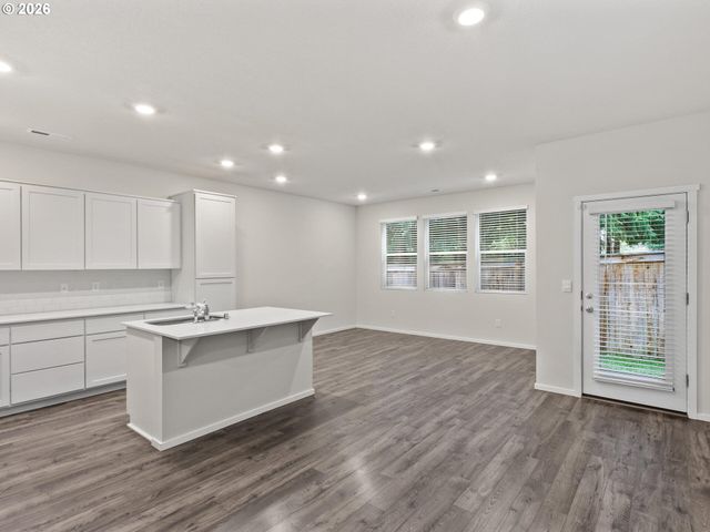 5808 Ne 80TH Ct, Vancouver, WA 98662