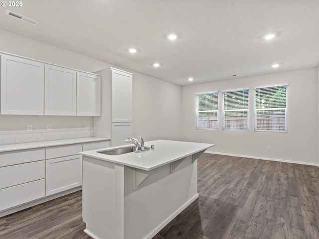 5808 Ne 80TH Ct, Vancouver, WA 98662