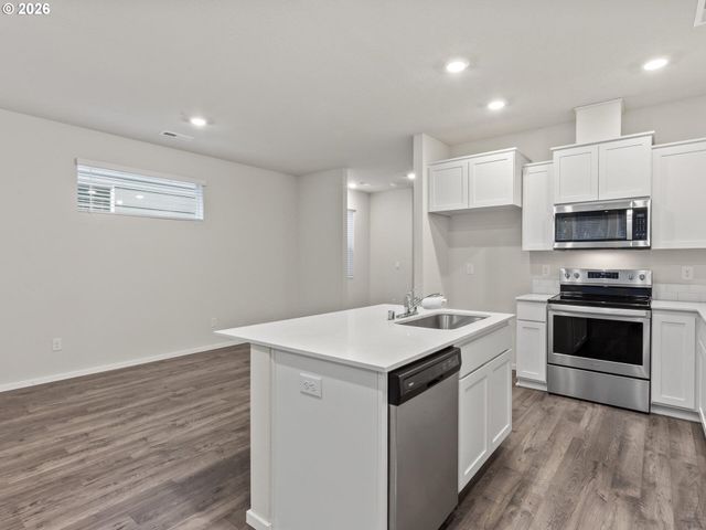 5808 Ne 80TH Ct, Vancouver, WA 98662