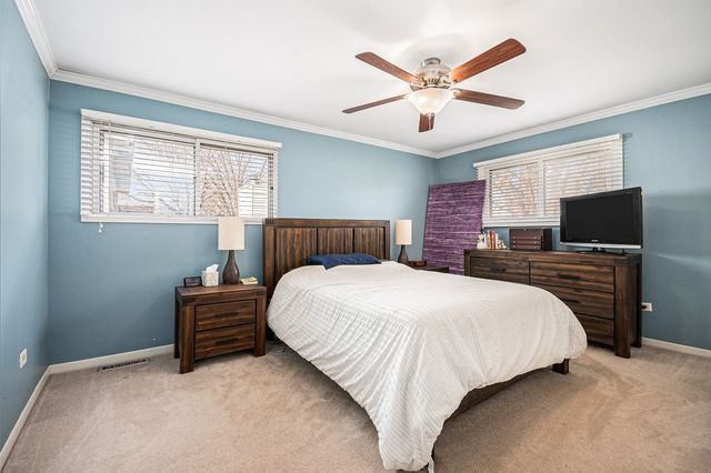 97 N Kenilworth Avenue, Glen Ellyn, IL 60137