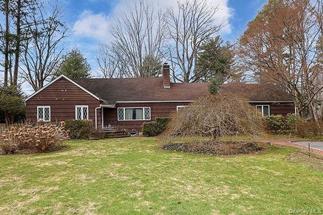 45 Weir Lane, Locust Valley, NY 11560