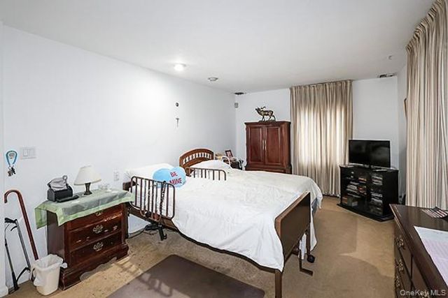 45 Weir Lane, Locust Valley, NY 11560