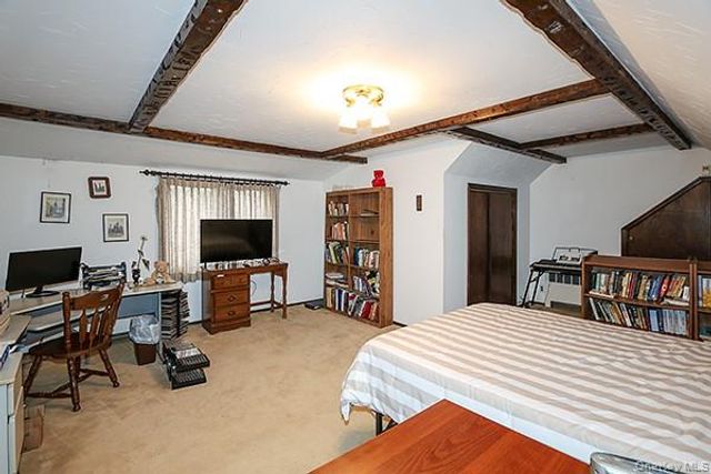 45 Weir Lane, Locust Valley, NY 11560