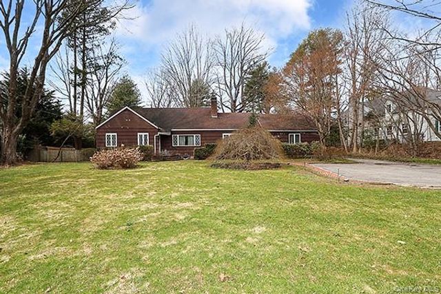 45 Weir Lane, Locust Valley, NY 11560