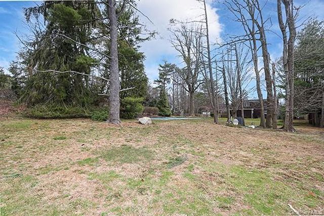 45 Weir Lane, Locust Valley, NY 11560