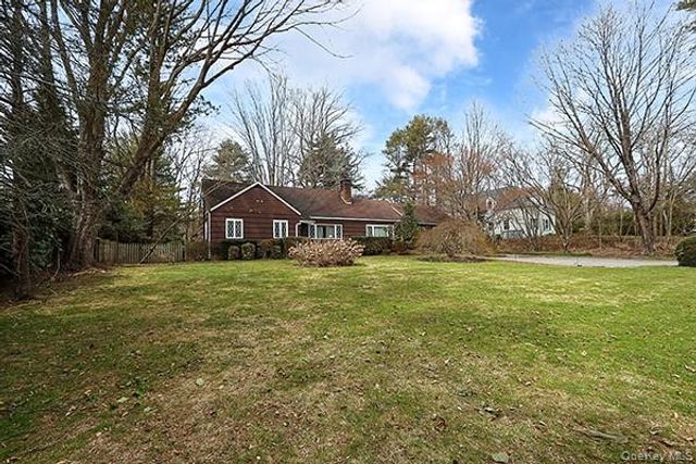 45 Weir Lane, Locust Valley, NY 11560