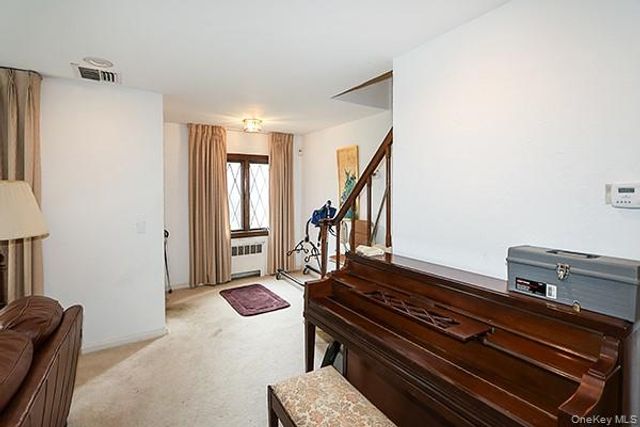 45 Weir Lane, Locust Valley, NY 11560