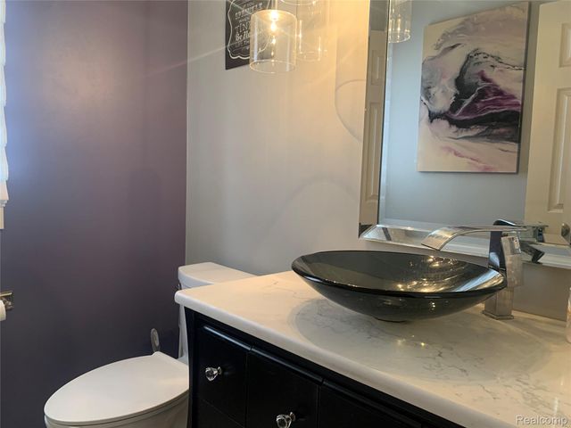 48711 Cross Creek Drive, Macomb Township, MI 48044