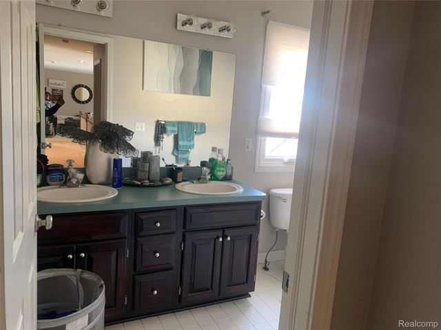 48711 Cross Creek Drive, Macomb Township, MI 48044