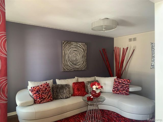 48711 Cross Creek Drive, Macomb Township, MI 48044