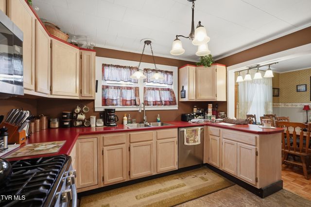 418 Opekiska Street, Erwin, TN 37650