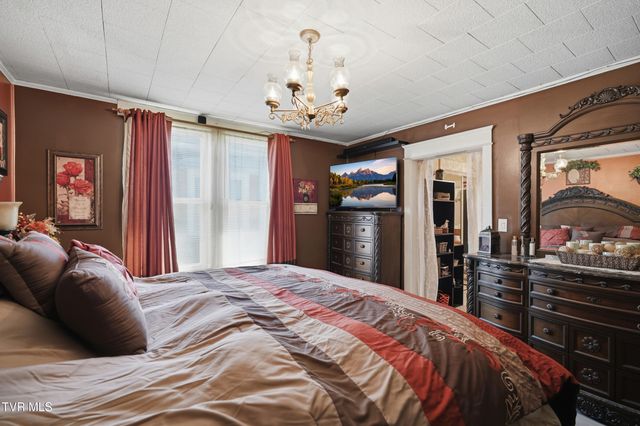 418 Opekiska Street, Erwin, TN 37650