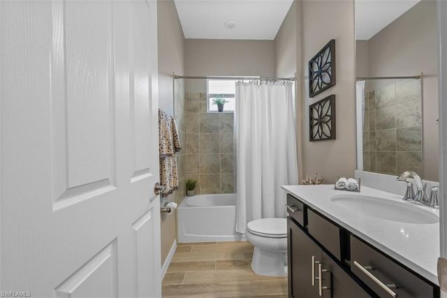 5994 Berwick LN, Ave Maria, FL 34142