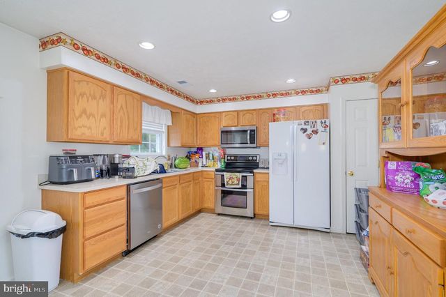73 PARAGON DR, Bunker Hill, WV 25413
