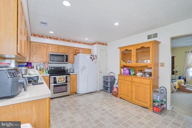 73 PARAGON DR, Bunker Hill, WV 25413