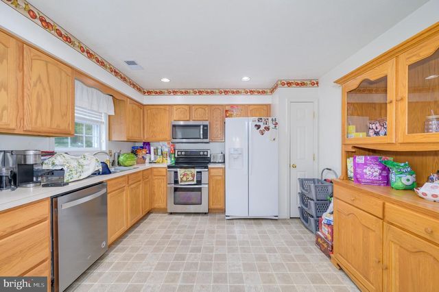 73 PARAGON DR, Bunker Hill, WV 25413