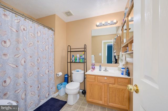 73 PARAGON DR, Bunker Hill, WV 25413
