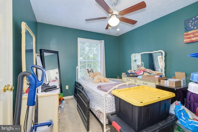 73 PARAGON DR, Bunker Hill, WV 25413