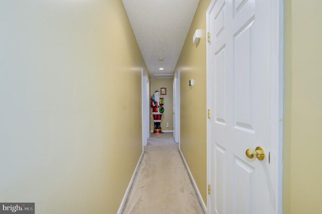73 PARAGON DR, Bunker Hill, WV 25413