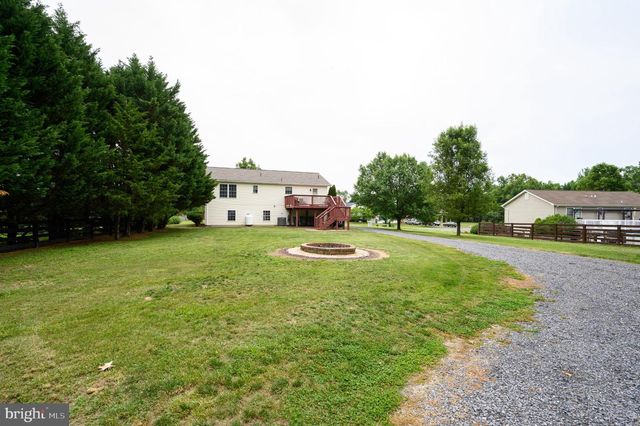 73 PARAGON DR, Bunker Hill, WV 25413