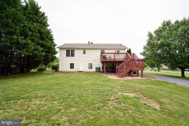 73 PARAGON DR, Bunker Hill, WV 25413