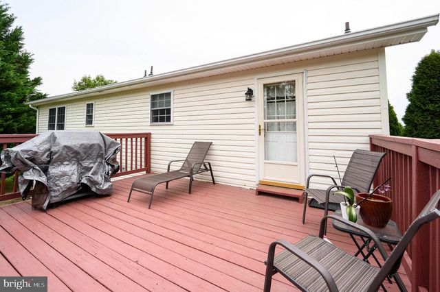 73 PARAGON DR, Bunker Hill, WV 25413