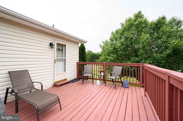 73 PARAGON DR, Bunker Hill, WV 25413