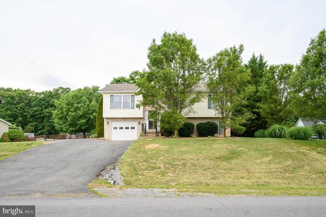73 PARAGON DR, Bunker Hill, WV 25413
