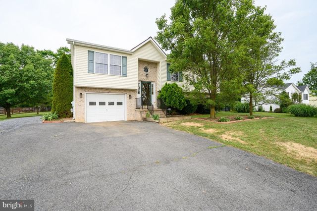 73 PARAGON DR, Bunker Hill, WV 25413