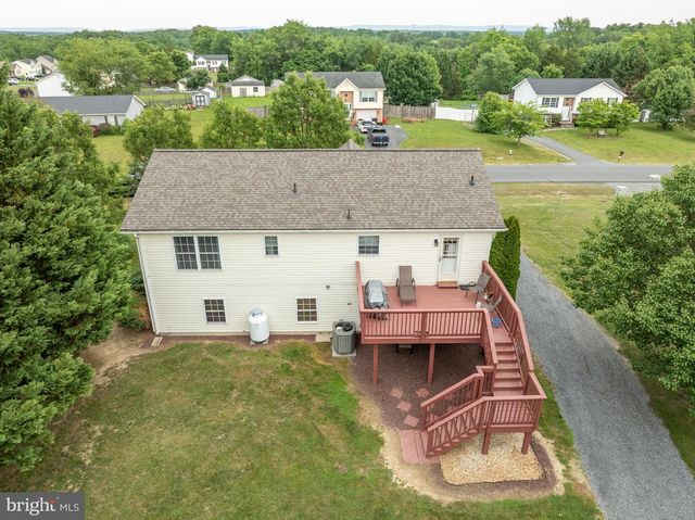 73 PARAGON DR, Bunker Hill, WV 25413