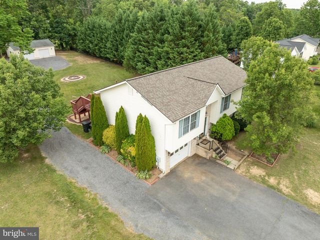 73 PARAGON DR, Bunker Hill, WV 25413