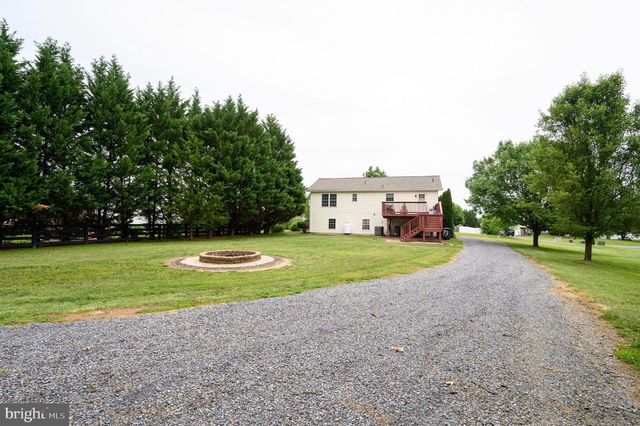 73 PARAGON DR, Bunker Hill, WV 25413