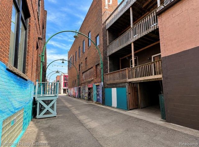 21 N Saginaw Street 2A, Pontiac, MI 48342