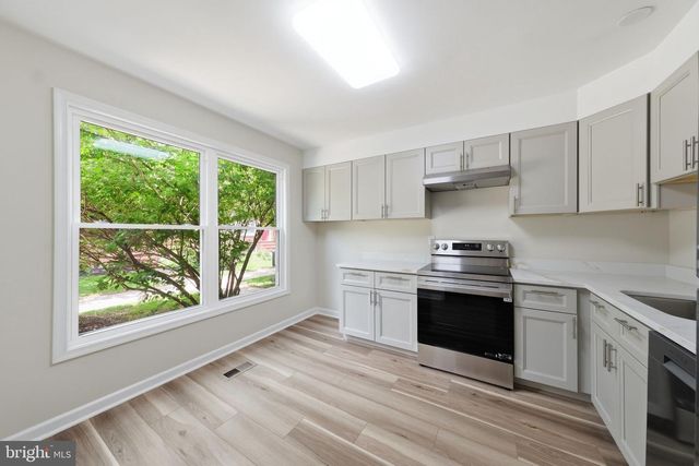 207 ROUNDHOUSE CT, Baltimore, MD 21230