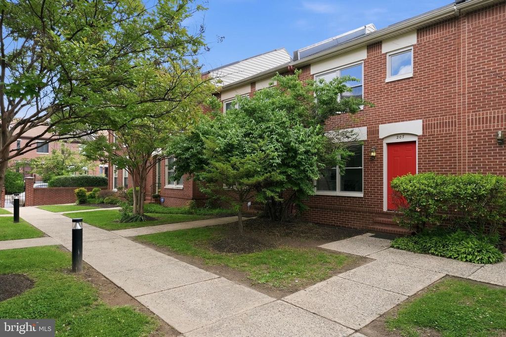 207 ROUNDHOUSE CT, Baltimore, MD 21230