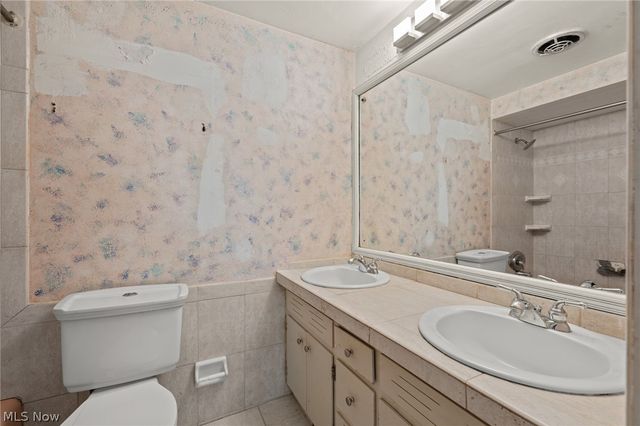 2120 Cedarview Drive, Beachwood, OH 44122